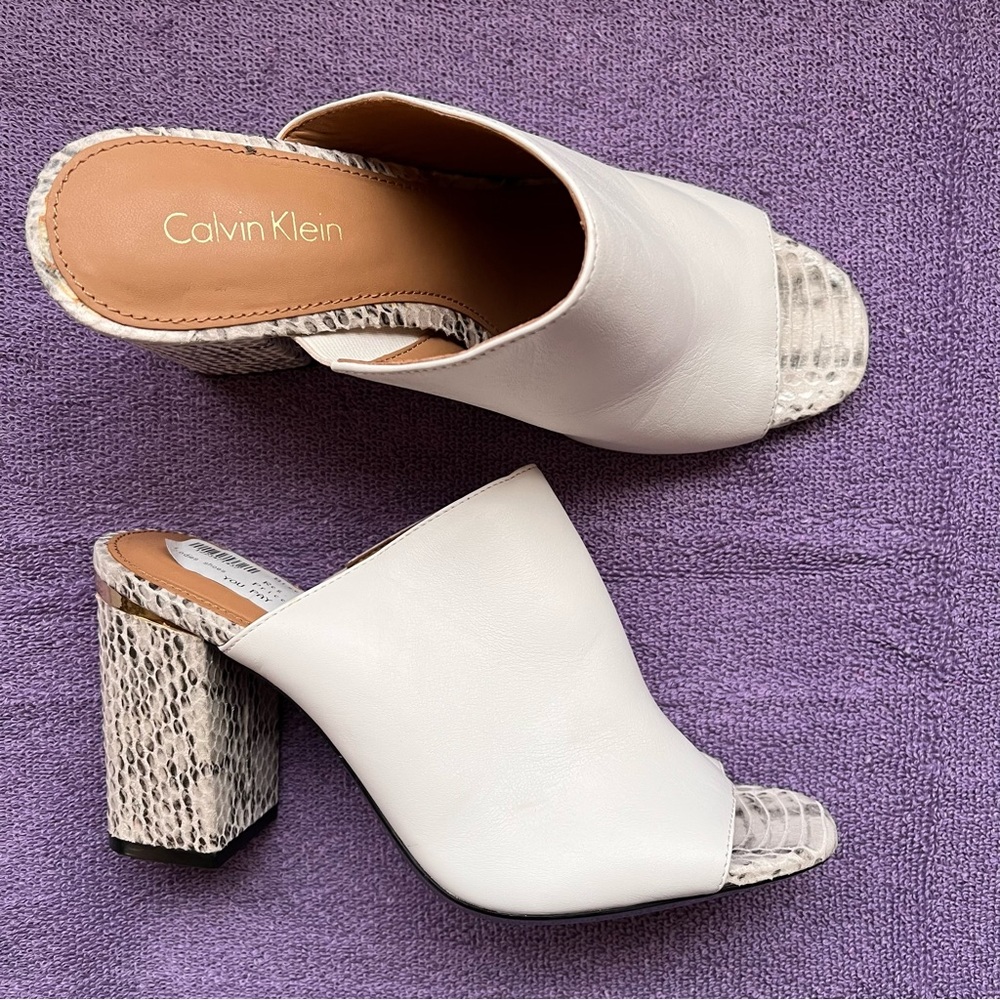 Calvin Klein White Leather, Snake Print Block Heel, Open Toe Shoes Womens 7 NWOB
